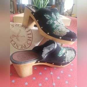 Penelope Chilvers Tapestry Women's Size 40 Clogs